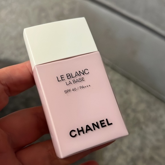 CHANEL Le Blanc La Base Makeup Base - Picture 1 of 8